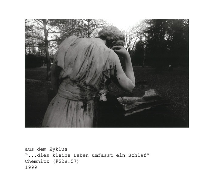 Fotografie von Uwe Klos aus dem Zyklus: ...dies kleine Leben umfasst ein Schlaf: Chemnitz