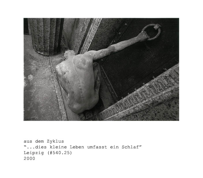Fotografie von Uwe Klos aus dem Zyklus: ...dies kleine Leben umfasst ein Schlaf: Leipzig