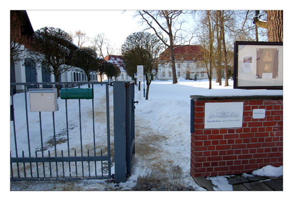 K&uuml;nstlerhaus Schloss Wiepersdorf 2010: Der Eingang