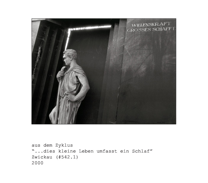 Fotografie von Uwe Klos aus dem Zyklus: ...dies kleine Leben umfasst ein Schlaf: Zwickau